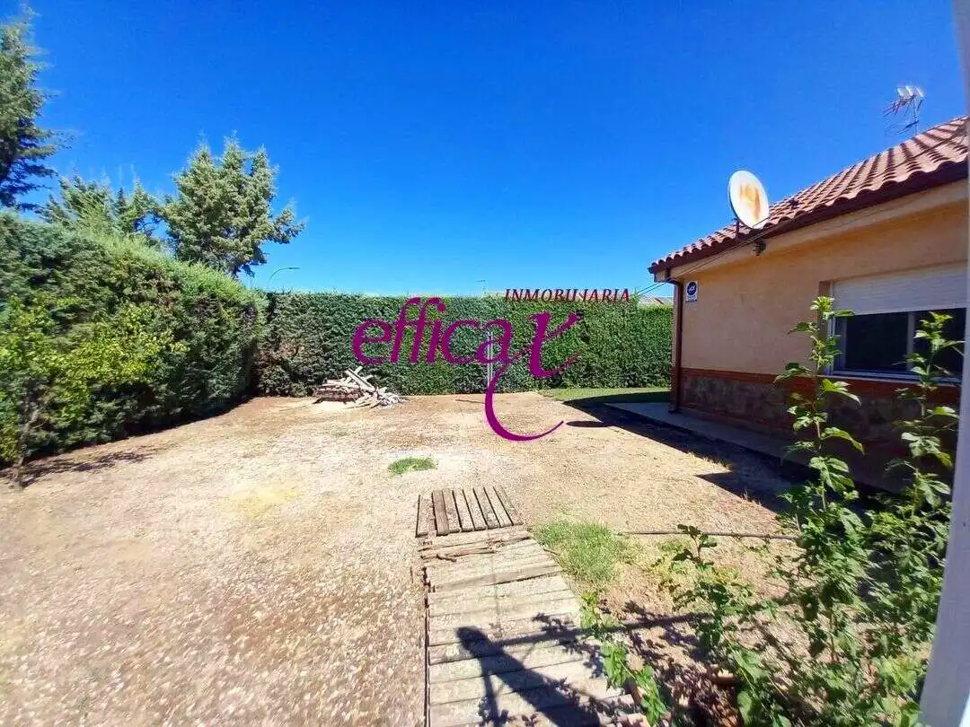 Jardí de Casa o xalet en venda en Novés amb Aire condicionat i Calefacció