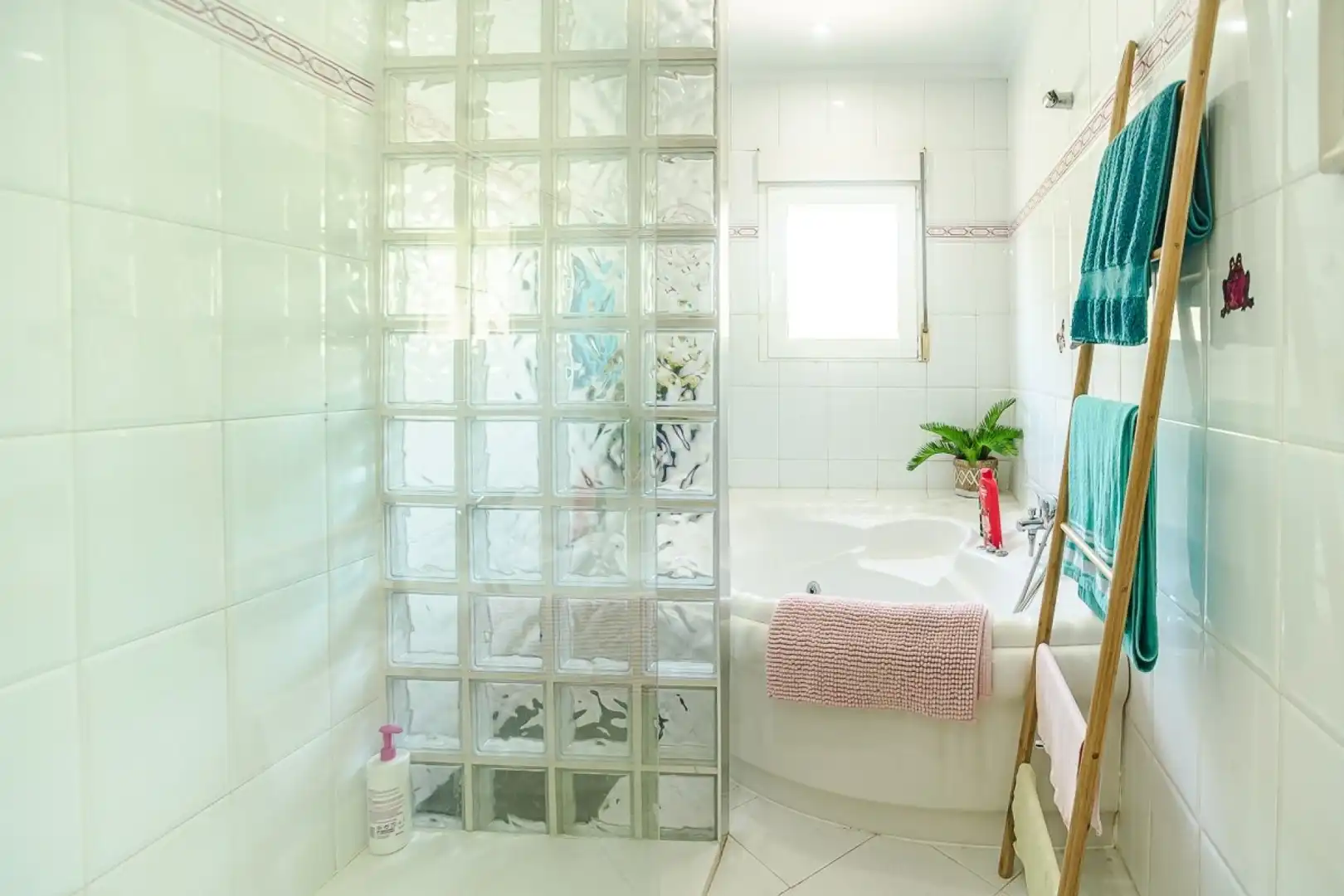 Bathroom of Houses for sale in San Fulgencio  with Air Conditioner, Heating and Private garden