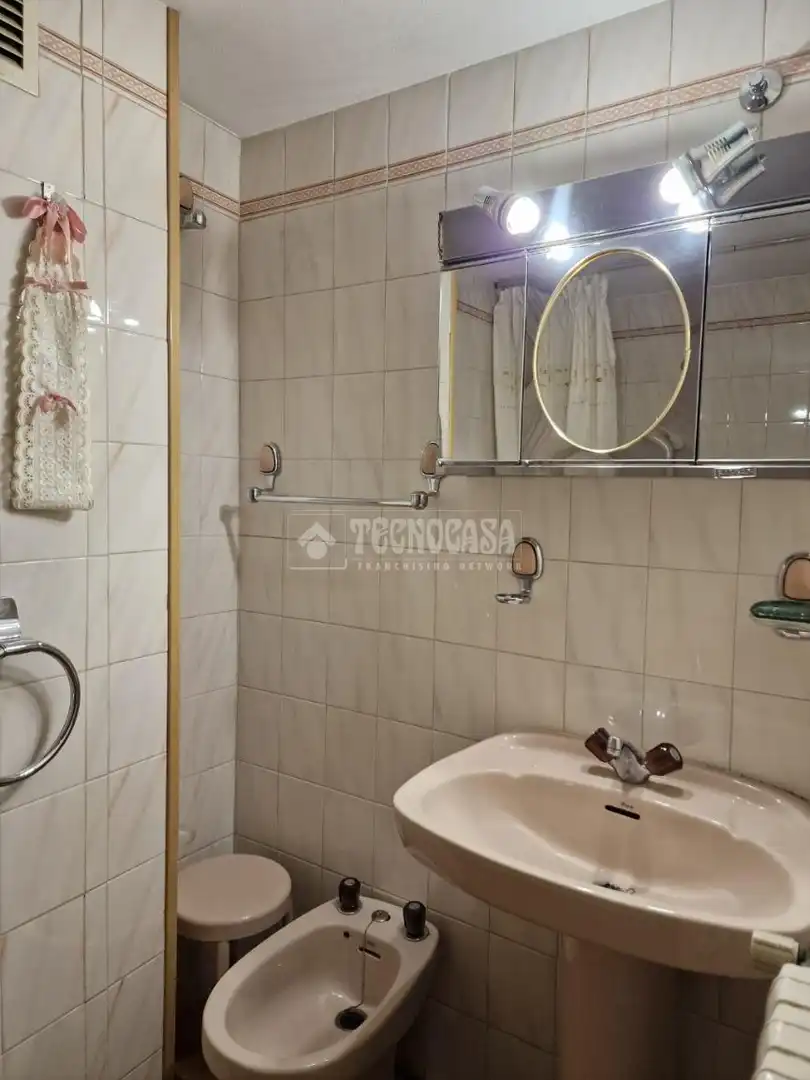 Baño de Piso en venta en Huesca con Calefacción y Trastero