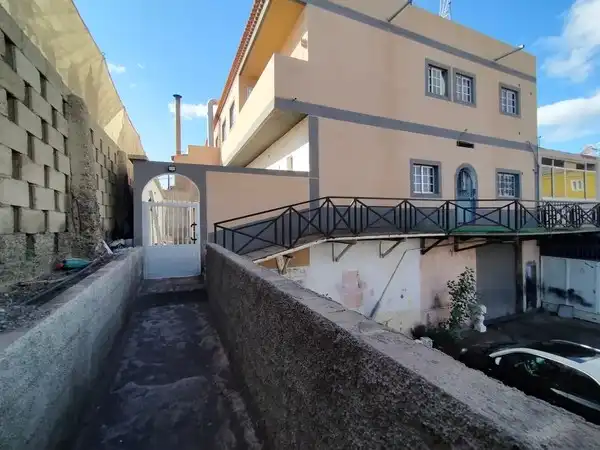 Vista exterior de Planta baixa en venda en Arona