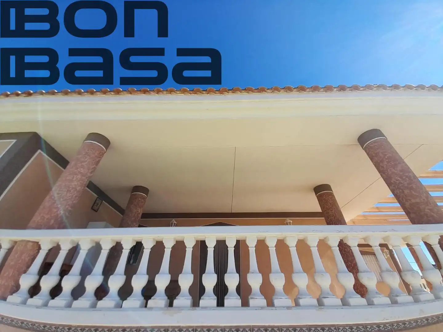 Vista exterior de Casa o xalet en venda en Alicante / Alacant amb Aire condicionat, Jardí privat i Piscina