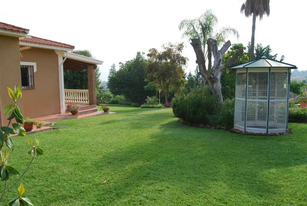 Jardí de Casa o xalet en venda en Alhaurín de la Torre amb Aire condicionat, Jardí privat i Terrassa