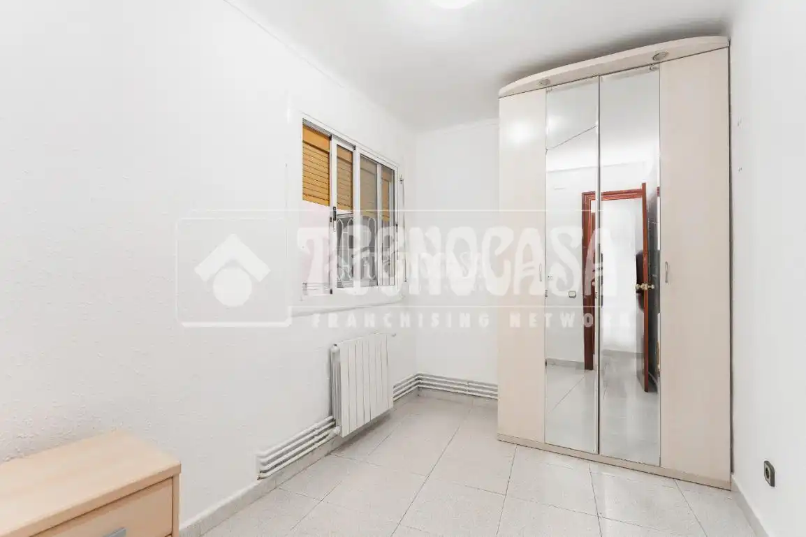 Dormitori de Pis en venda en Cornellà de Llobregat amb Calefacció