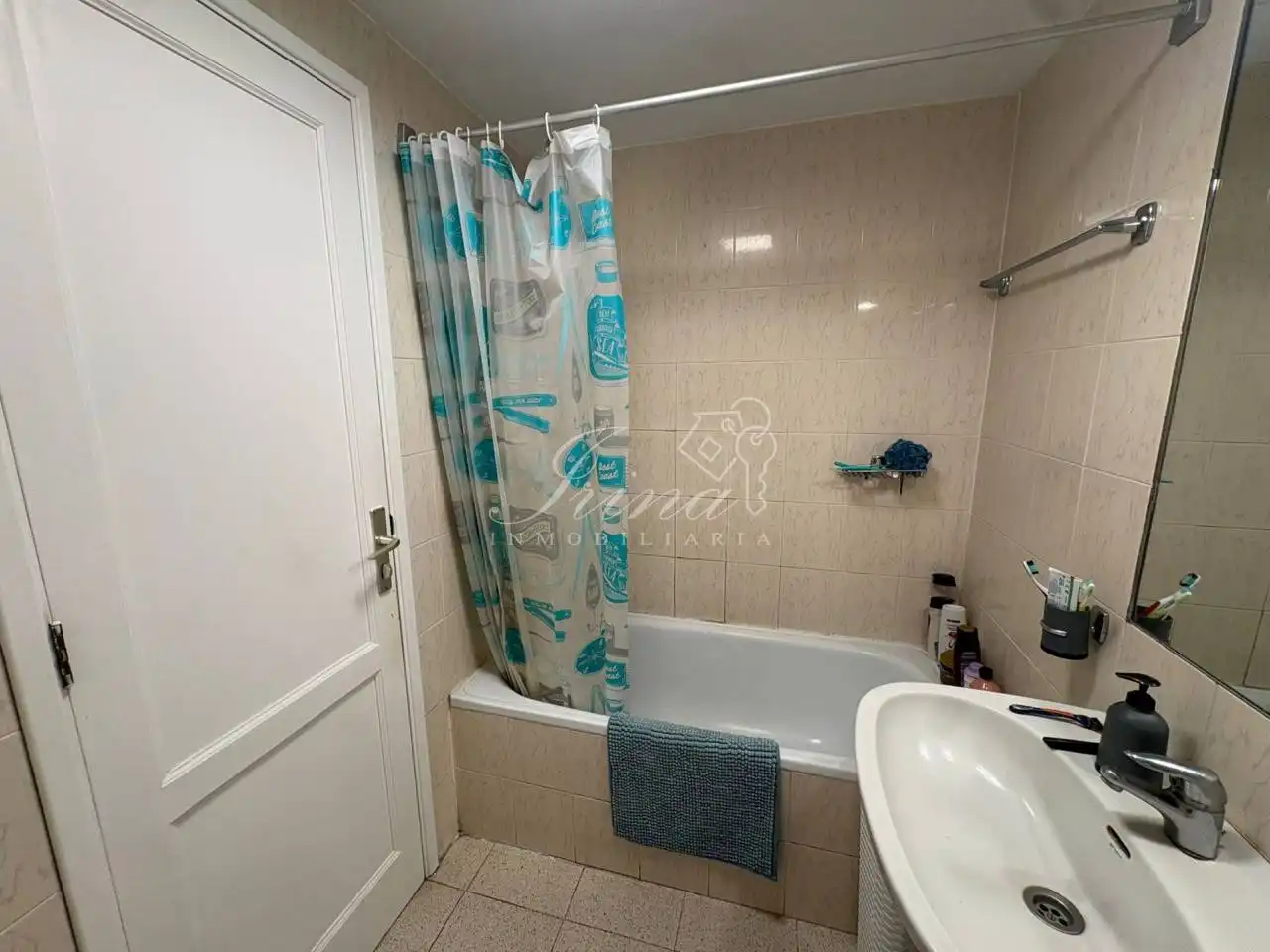Baño de Piso en venta en Breña Baja con Balcón y Piscina comunitaria