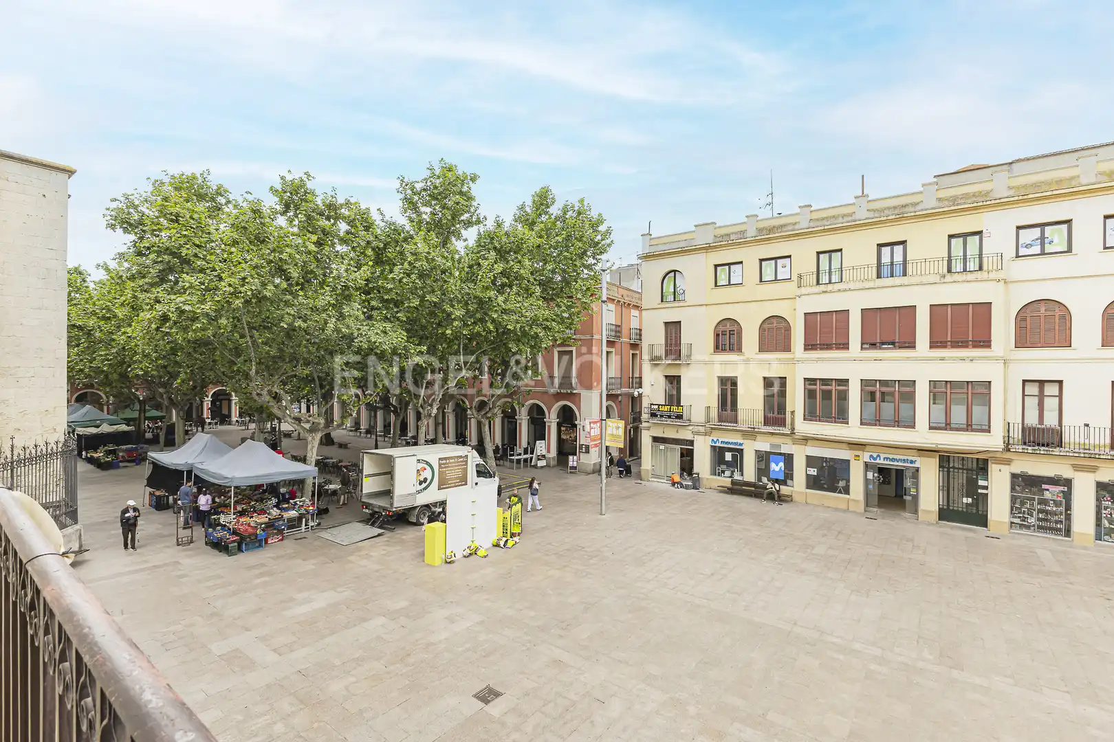 Vista exterior de Edifici en venda en Vilafranca del Penedès