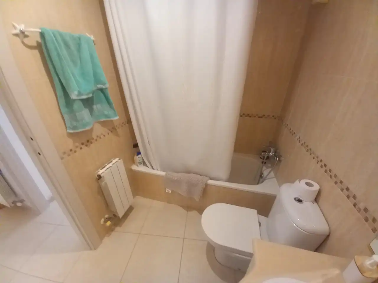 Baño de Piso de alquiler en Barcelona con Calefacción, Parquet y Terraza