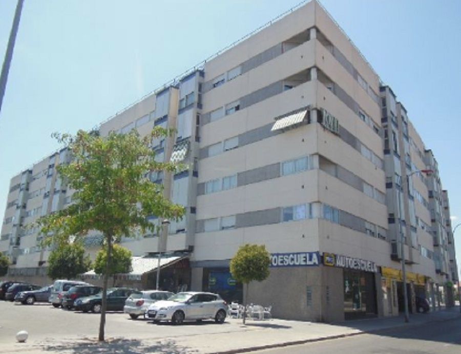 Vista exterior de Local en venda en Parla