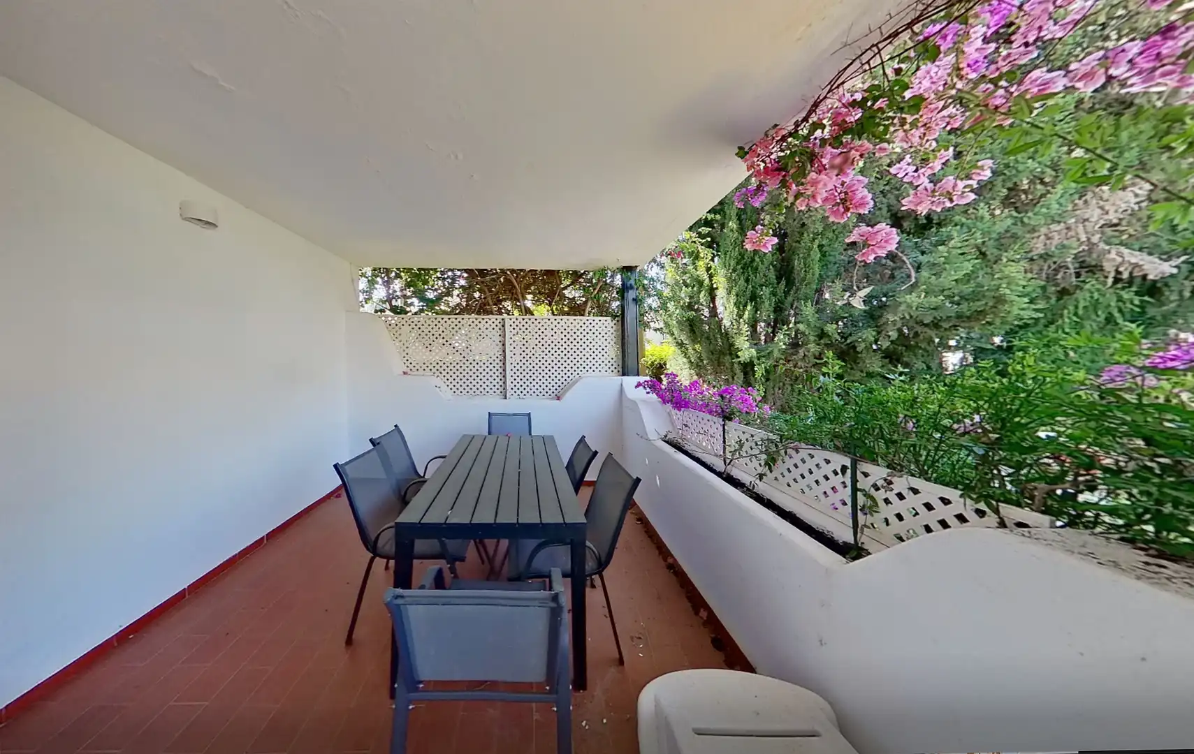 Terrace of Ground floor for sale in Marbella  with Air Conditioner, Terrace and Community pool