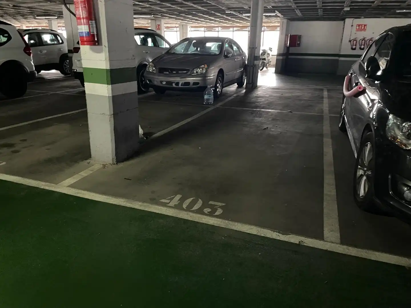 Aparcament de Garatge en venda en Cornellà de Llobregat