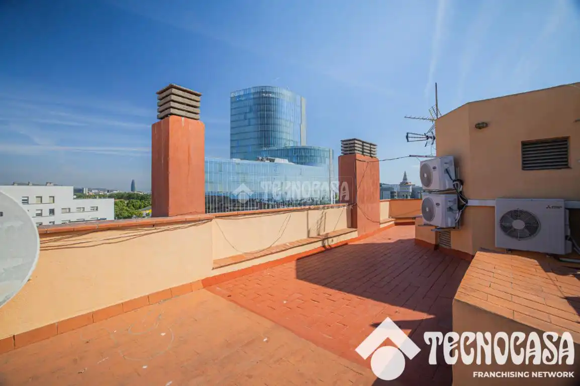Terrassa de Pis en venda en Barcelona amb Aire condicionat