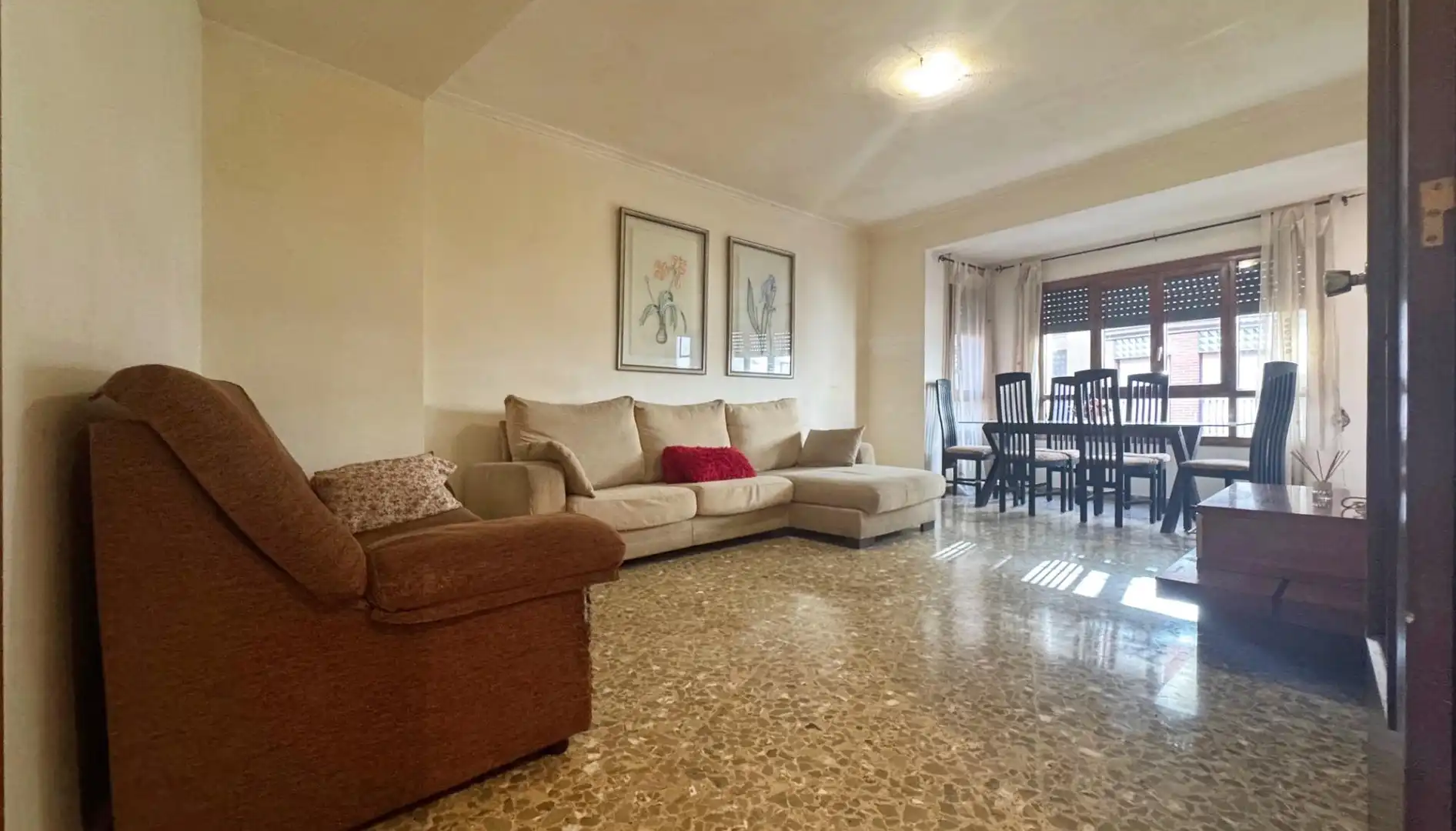 Wohnzimmer von Wohnungen zum Verkauf in Oliva