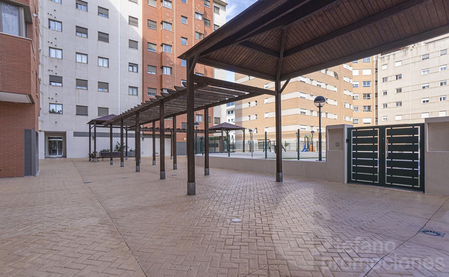 Piso en venta en Pilar Lorengar, Martín Carpena - Torre del Río, Carretera de Cádiz
