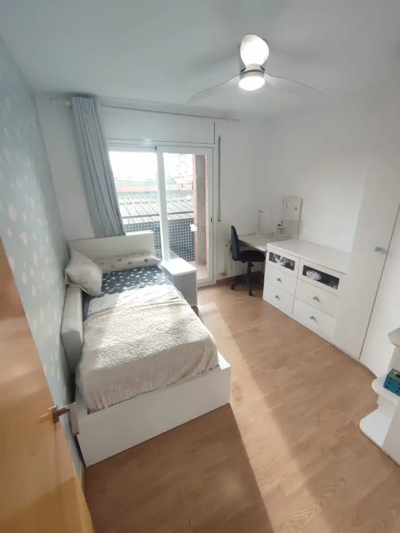 Habitación de Casa adosada en venta en Balaguer con Aire acondicionado, Calefacción y Jardín privado