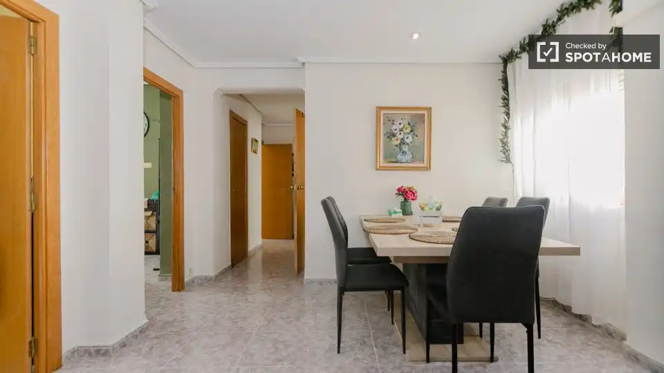 Comedor de Piso de alquiler en Valencia con Aire acondicionado, Calefacción y Amueblado