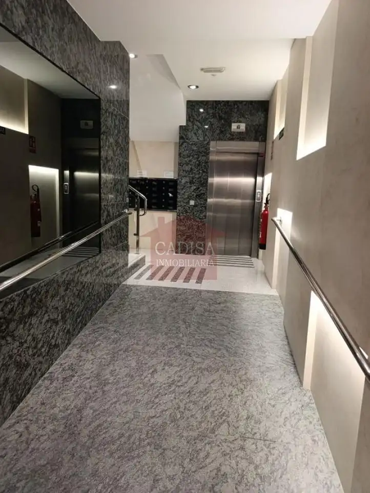 Flat with balcony to rent in San Bernardo - Carmelitas - Campus, imagen 17