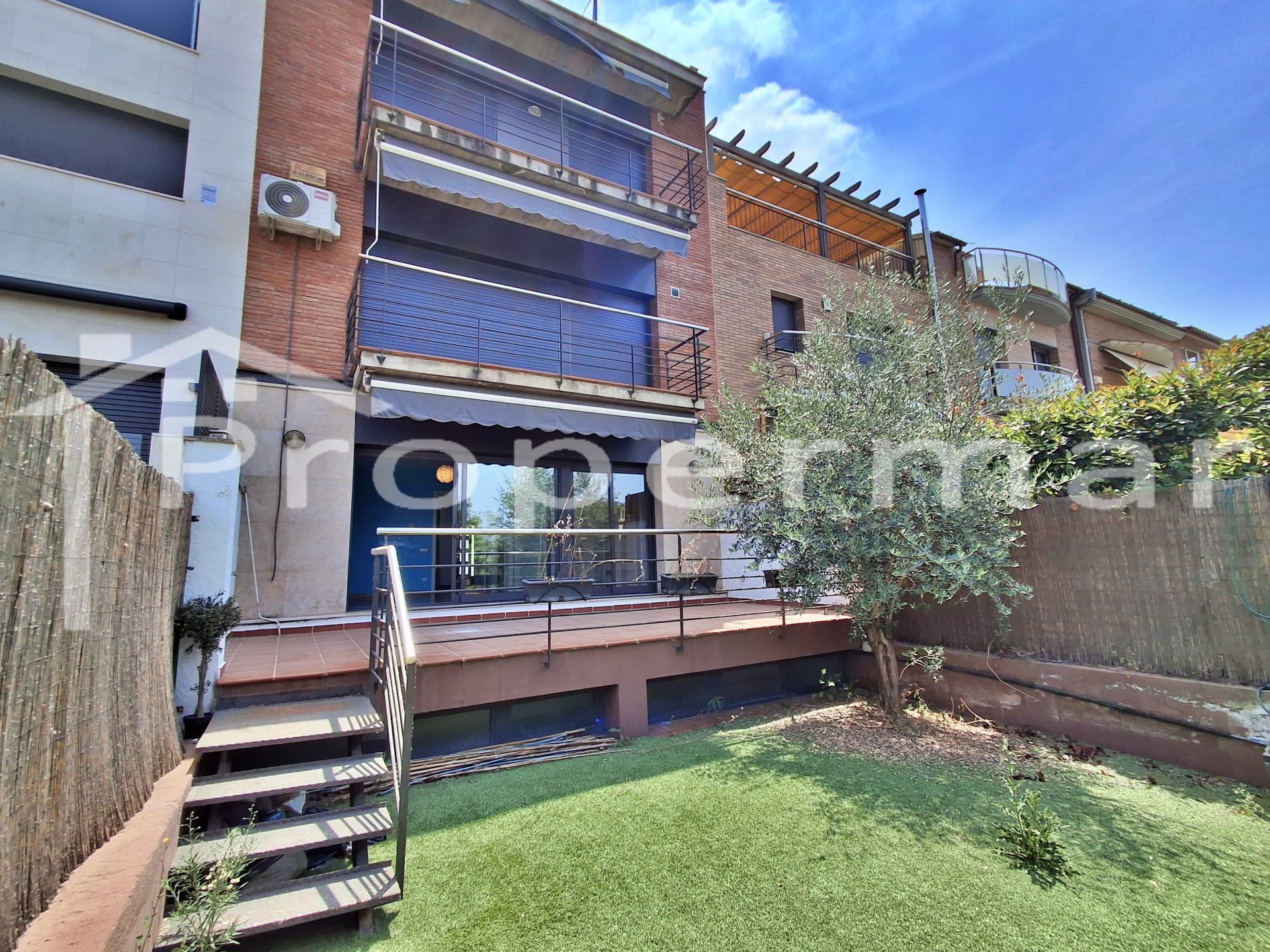 Terrassa de Casa adosada en venda en Granollers amb Aire condicionat, Calefacció i Jardí privat