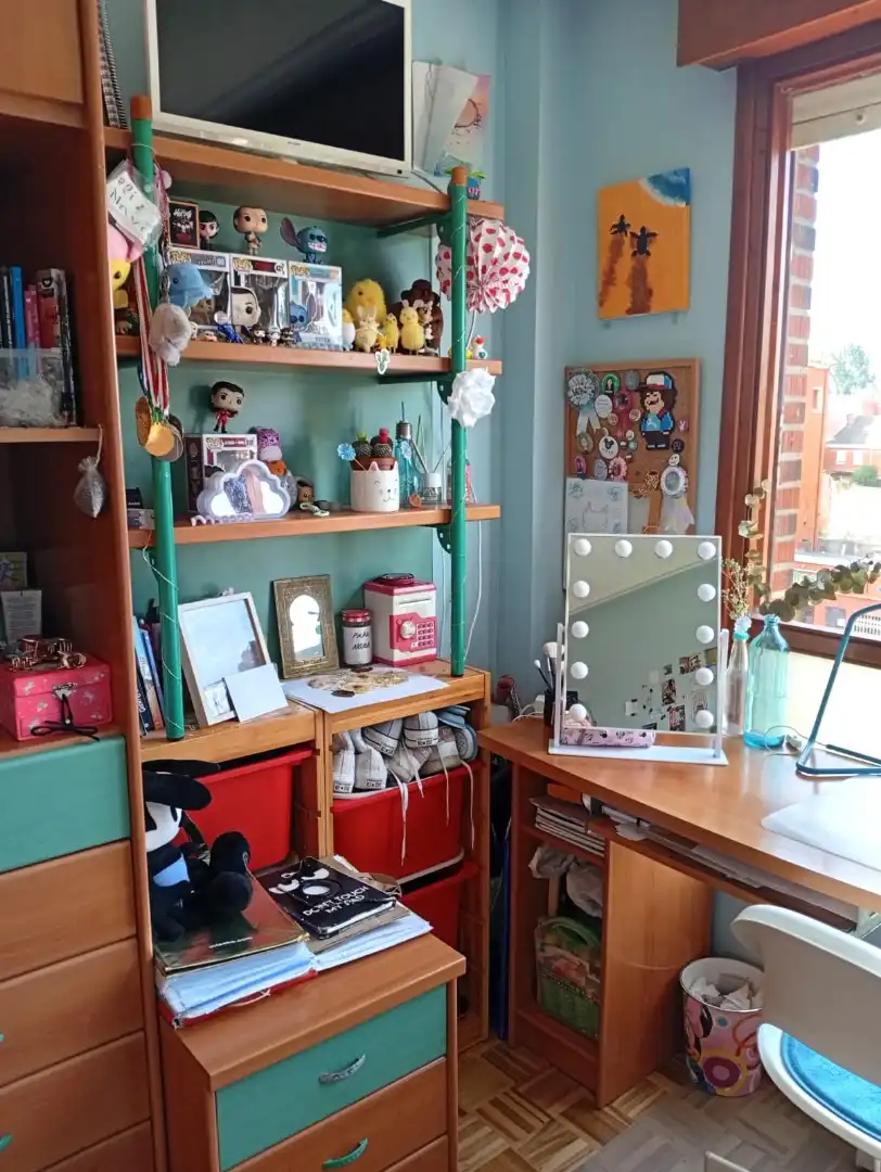 Habitación de Piso en venta en Gijón  con Calefacción, Parquet y Terraza