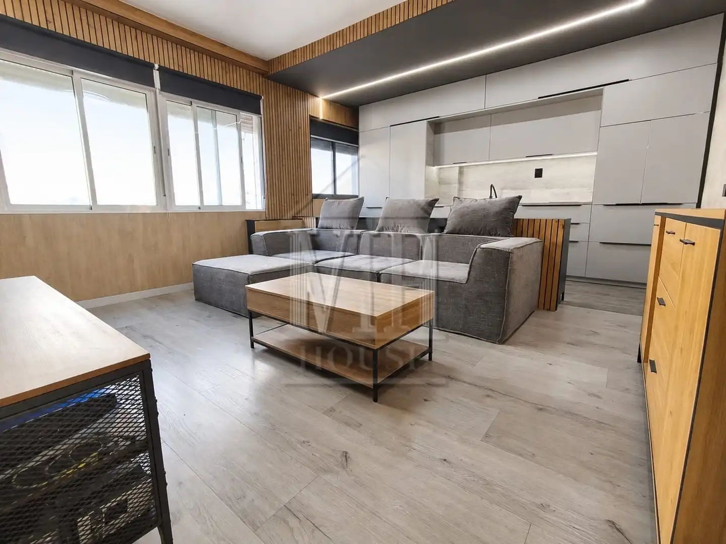 Sala d'estar de Pis en venda en Badalona amb Moblat