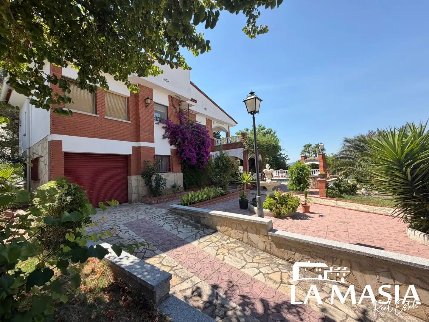 Vista exterior de Casa o xalet en venda en Olivella amb Calefacció, Jardí privat i Terrassa
