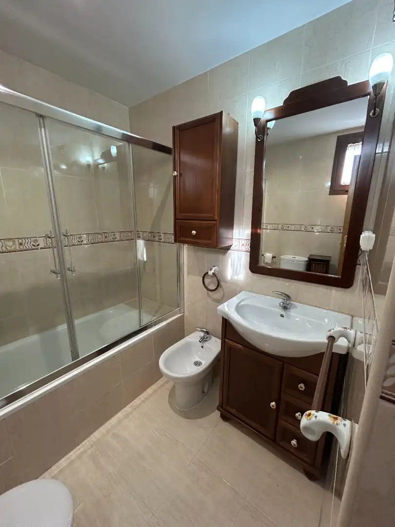 Baño de Casa o chalet de alquiler en Corpa con Aire acondicionado, Calefacción y Trastero