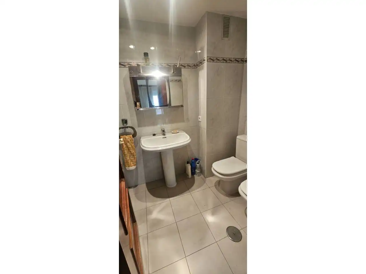Bany de Apartament en venda en León Capital  amb Calefacció, Parquet i Traster