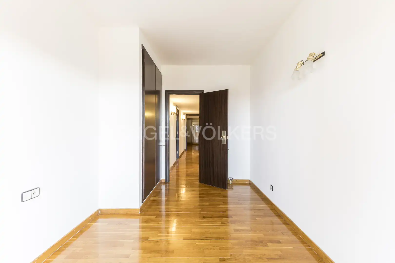 Flat for sale in Barcelona  with Air Conditioner, Heating and Private garden