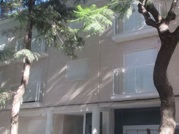 Individual en venta en Calle Salvador Giner 6