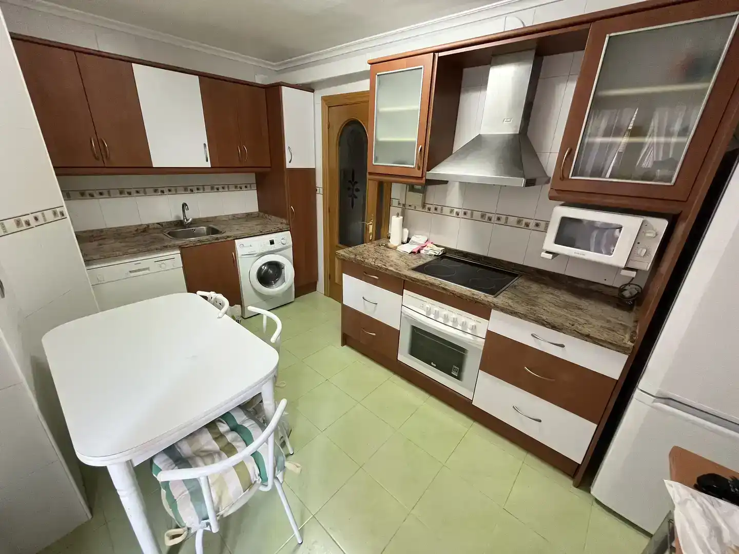 Cocina de Piso de alquiler en León Capital  con Parquet y Amueblado