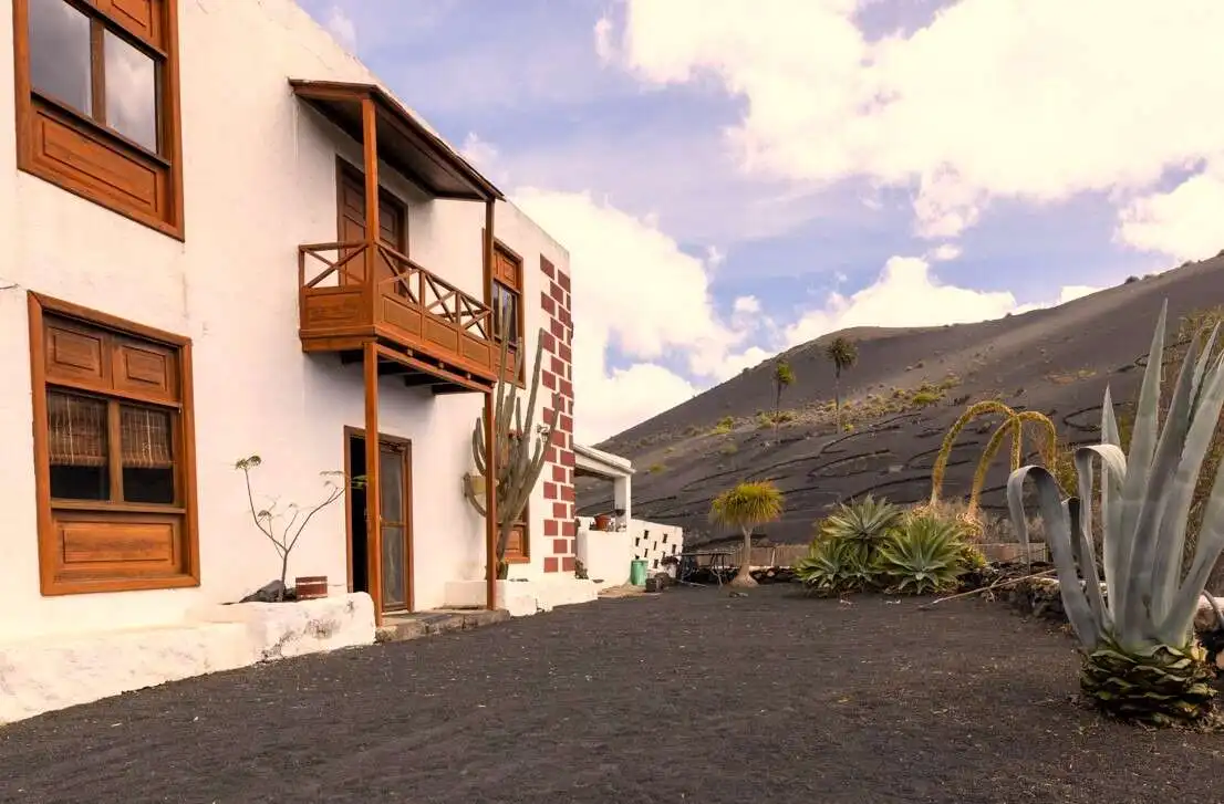 Vista exterior de Casa o chalet en venta en Yaiza con Trastero y Amueblado