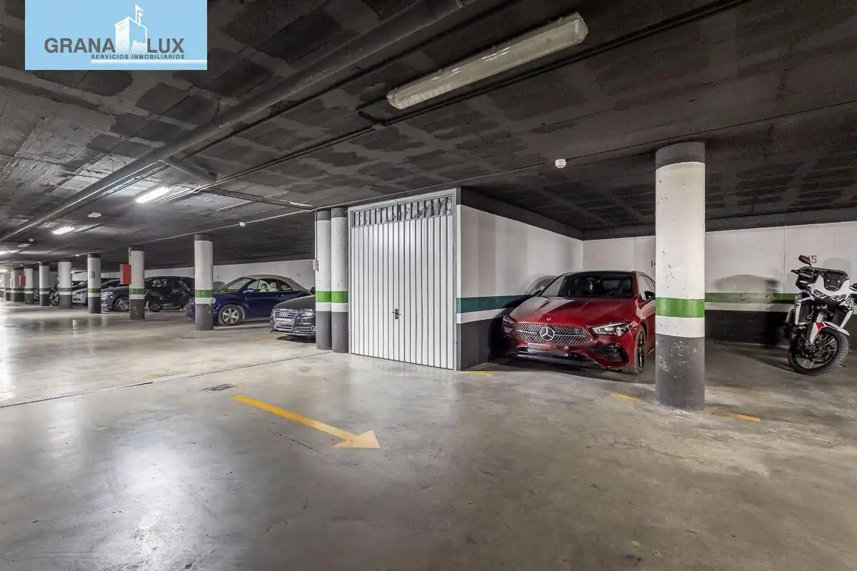 Parking of Flat for sale in Granada  with Air Conditioner, Heating and Terrace