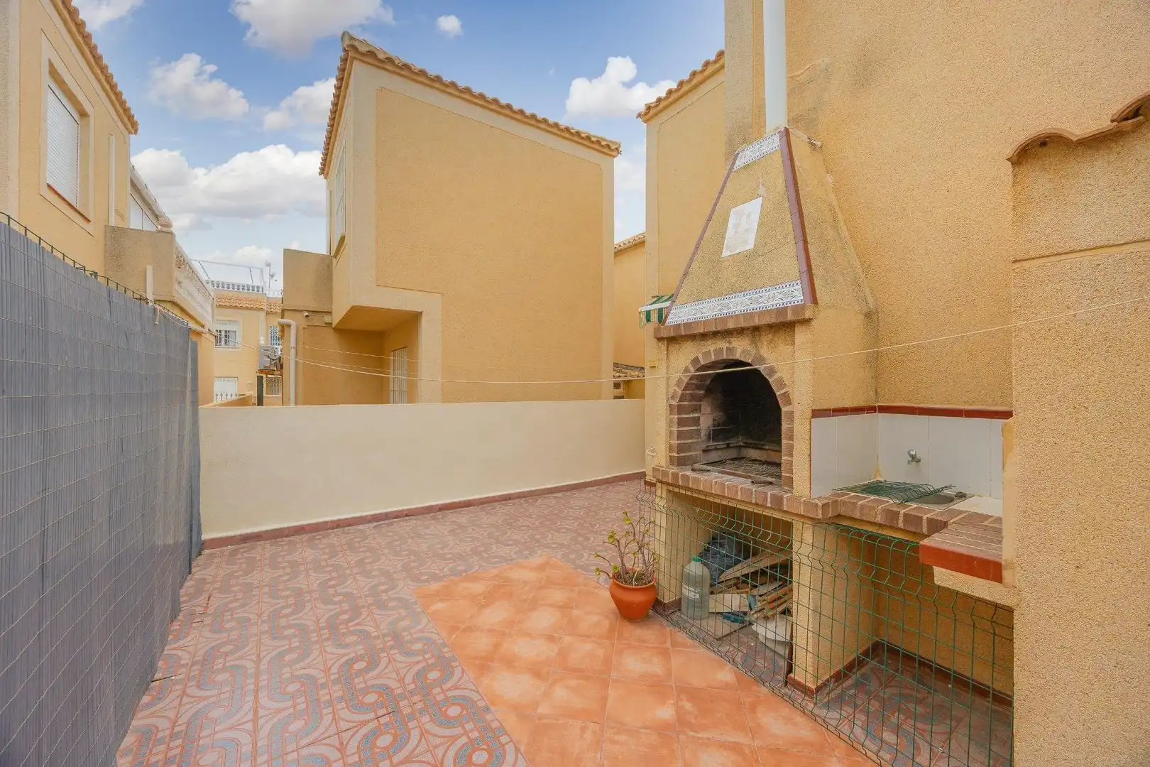 Terrassa de Casa o xalet en venda en Torrevieja amb Aire condicionat, Jardí privat i Piscina
