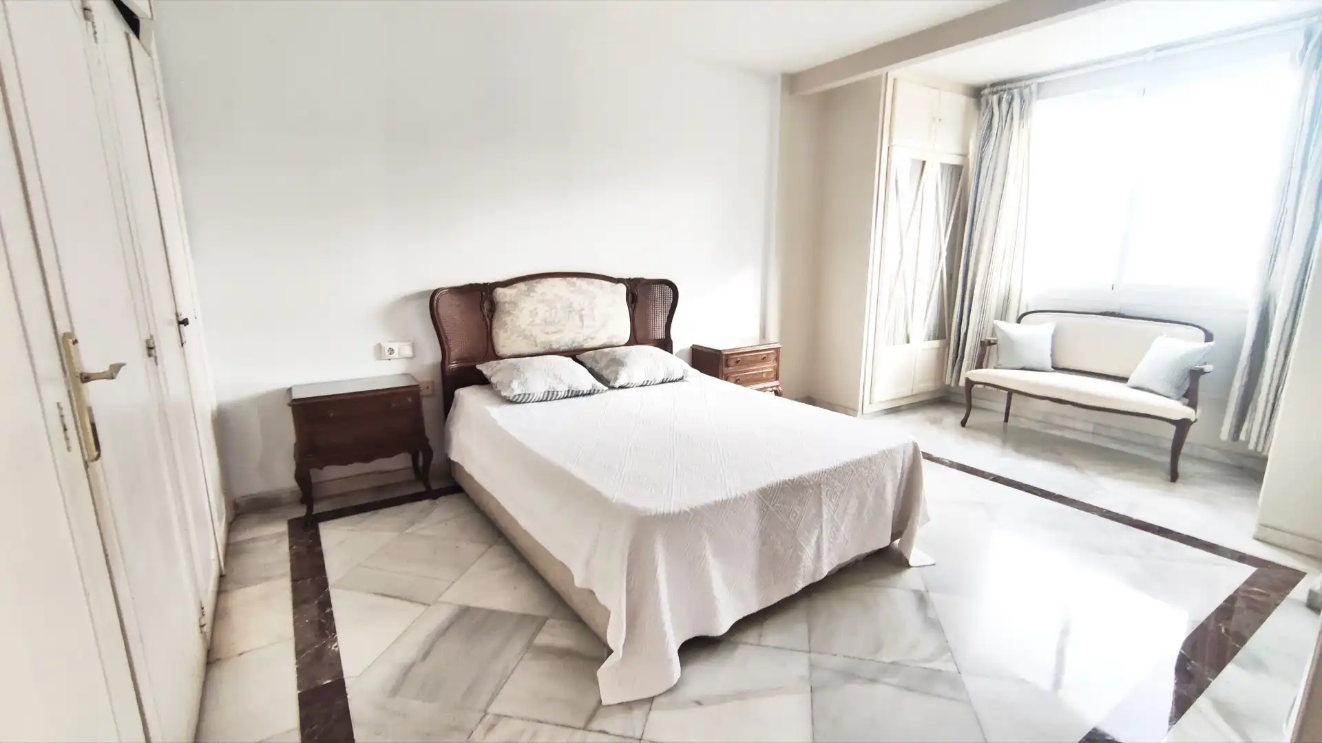 Apartamento con terraza en venta en Marbella Centro