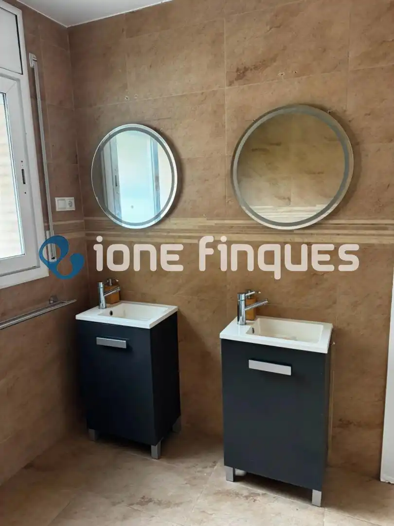 Baño de Casa o chalet en venta en Rubí con Calefacción, Terraza y Piscina