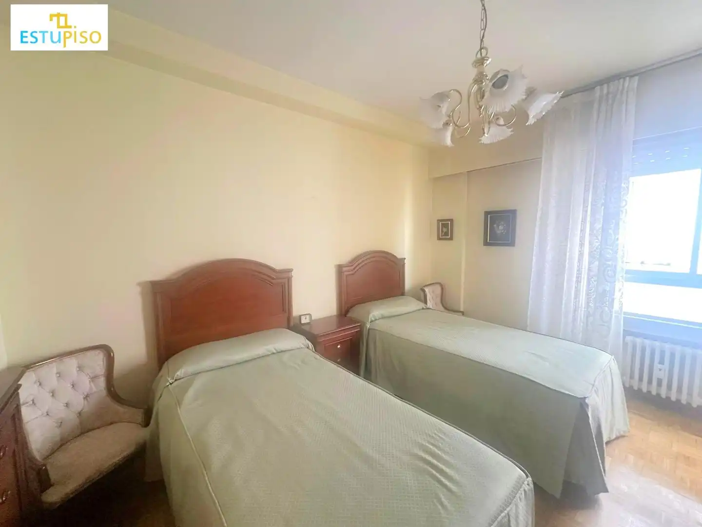 Habitación de Piso en venta en León Capital  con Calefacción, Terraza y Amueblado