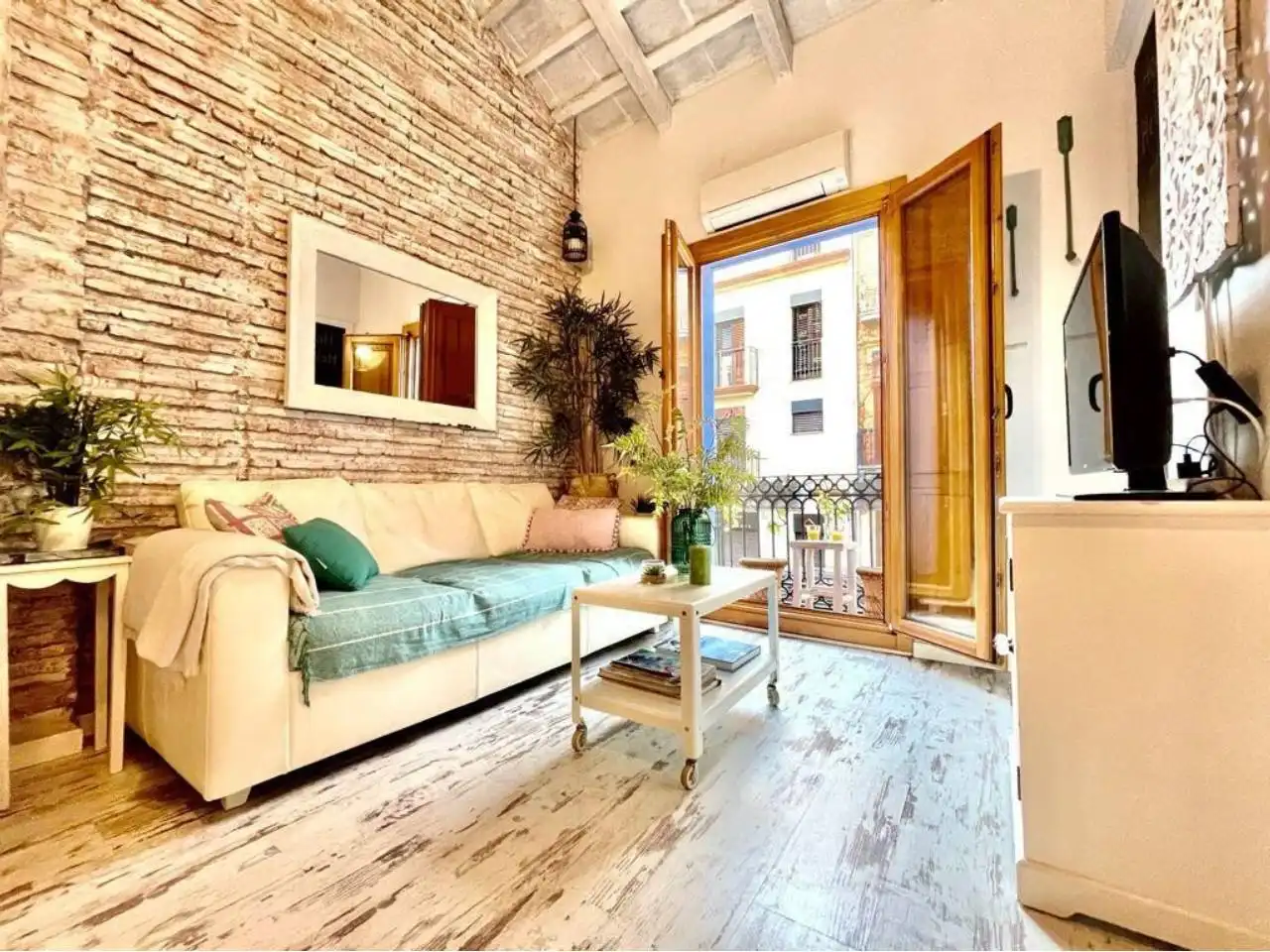Study for rent in Calle Escalante, El Cabanyal - El Canyamelar