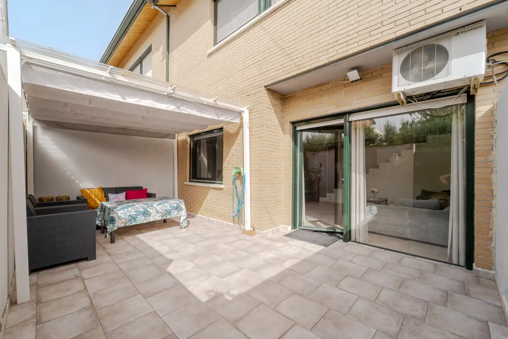 Terraza de Casa adosada en venta en Casarrubios del Monte con Aire acondicionado, Calefacción y Jardín privado