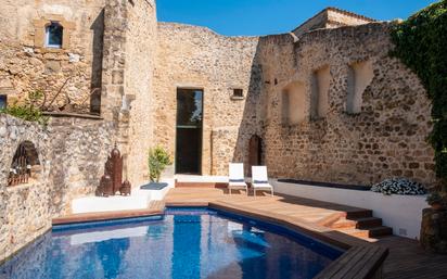 Piscina de Casa o xalet en venda en Sant Jordi Desvalls amb Aire condicionat, Calefacció i Jardí privat