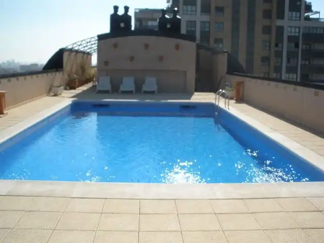 Piscina de Pis de lloguer en Valencia amb Aire condicionat, Calefacció i Moblat