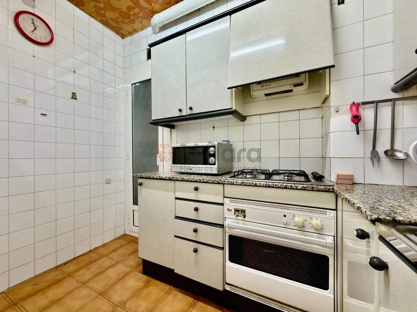 Küche von Wohnung zum Verkauf in Barcelona mit Möbliert, Ofen und Balkon