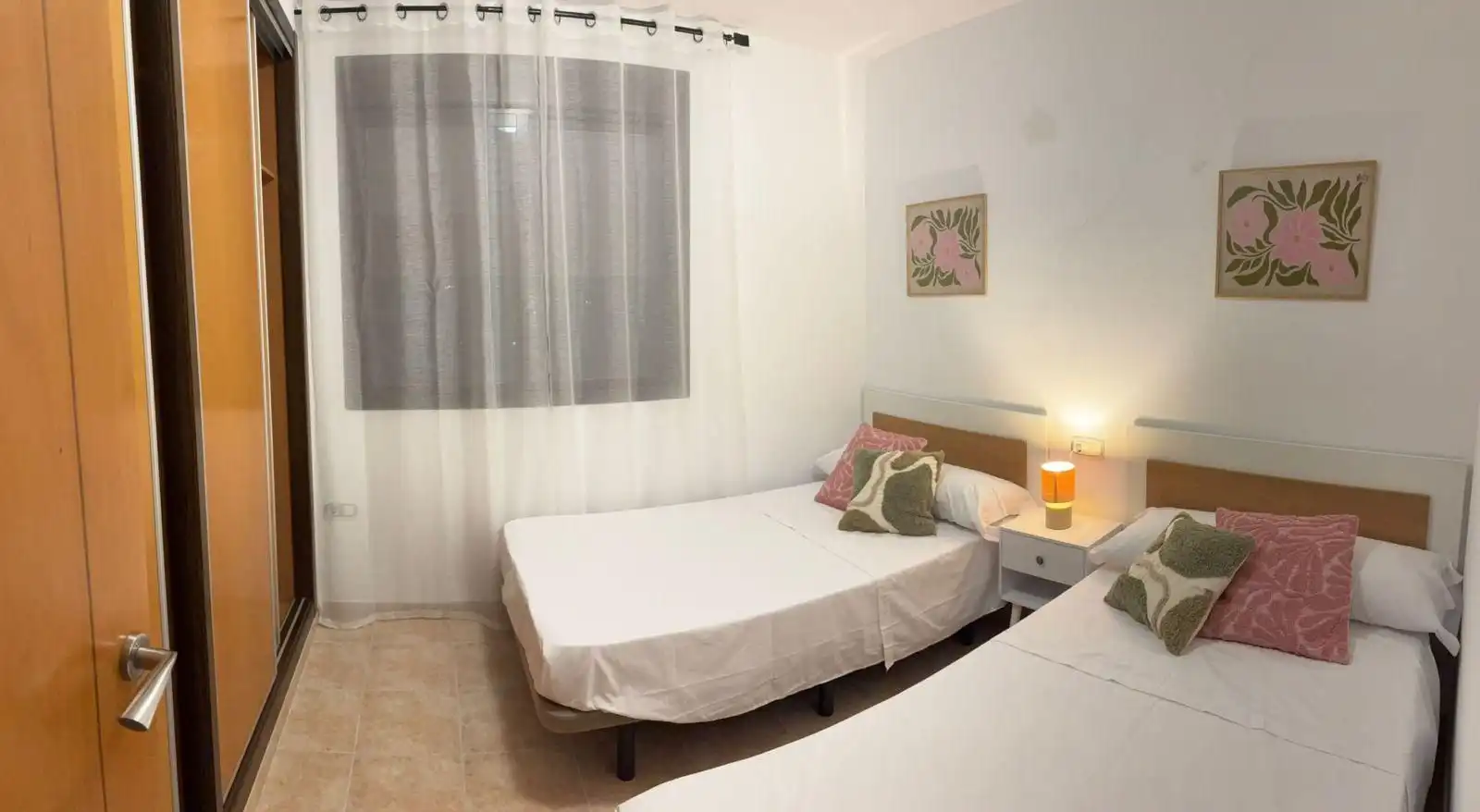 Habitación de Apartamento en venta en Águilas con Amueblado y Piscina comunitaria