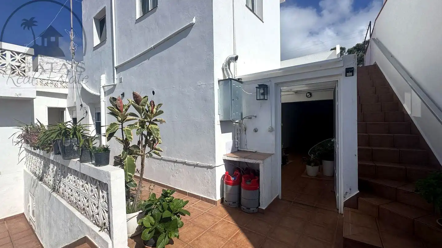 Vista exterior de Casa o xalet en venda en La Guancha amb Jardí privat i Moblat