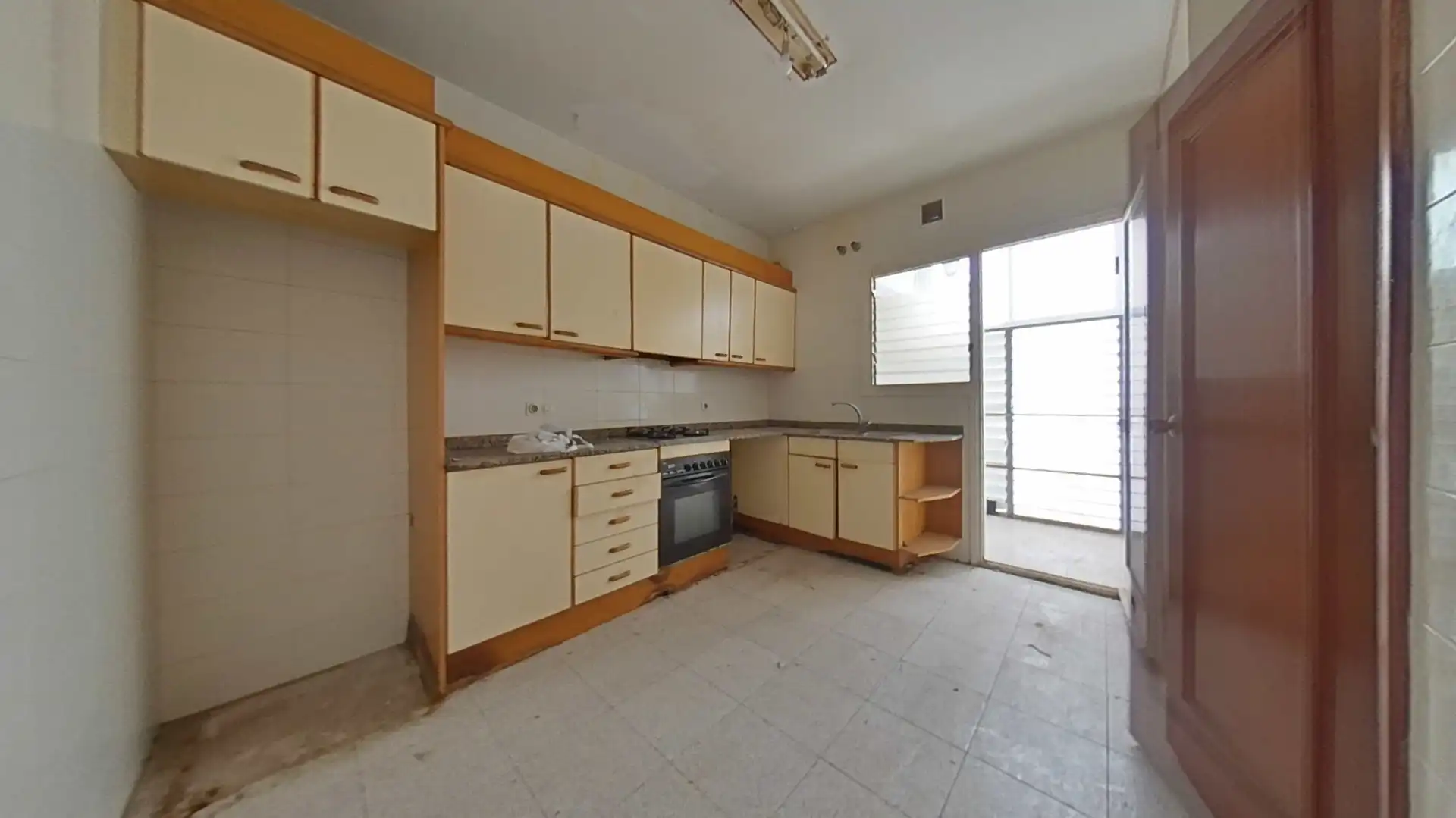 Küche von Maisonette zum Verkauf in L'Hospitalet de Llobregat mit Balkon