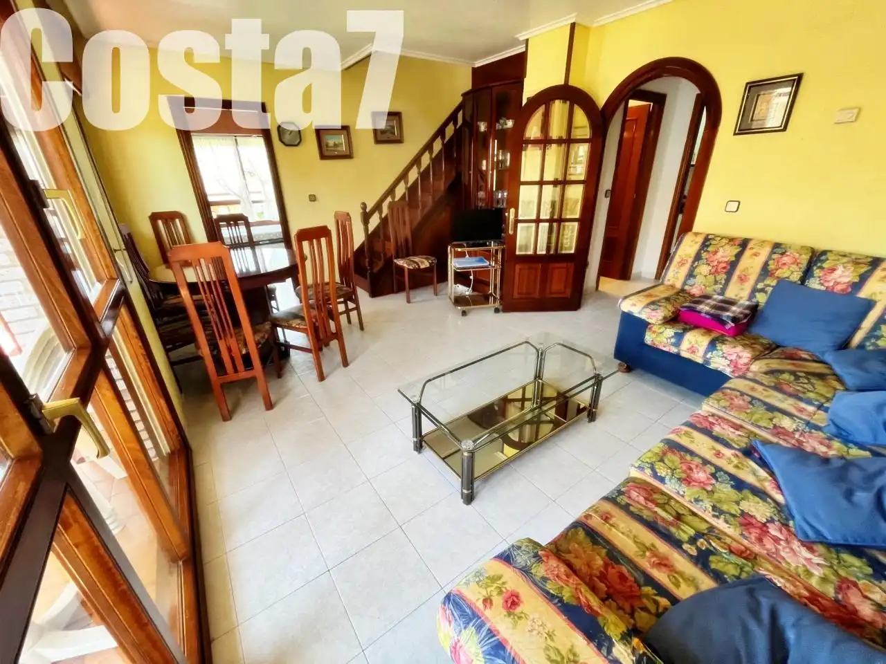 Sala de estar de Piso en venta en Noja con Terraza, Amueblado y Piscina comunitaria