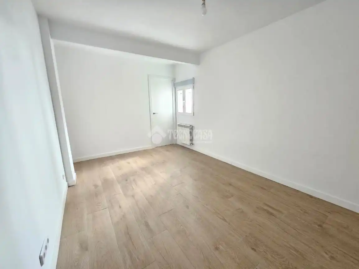 Habitación de Piso en venta en Madrid con Calefacción y Terraza