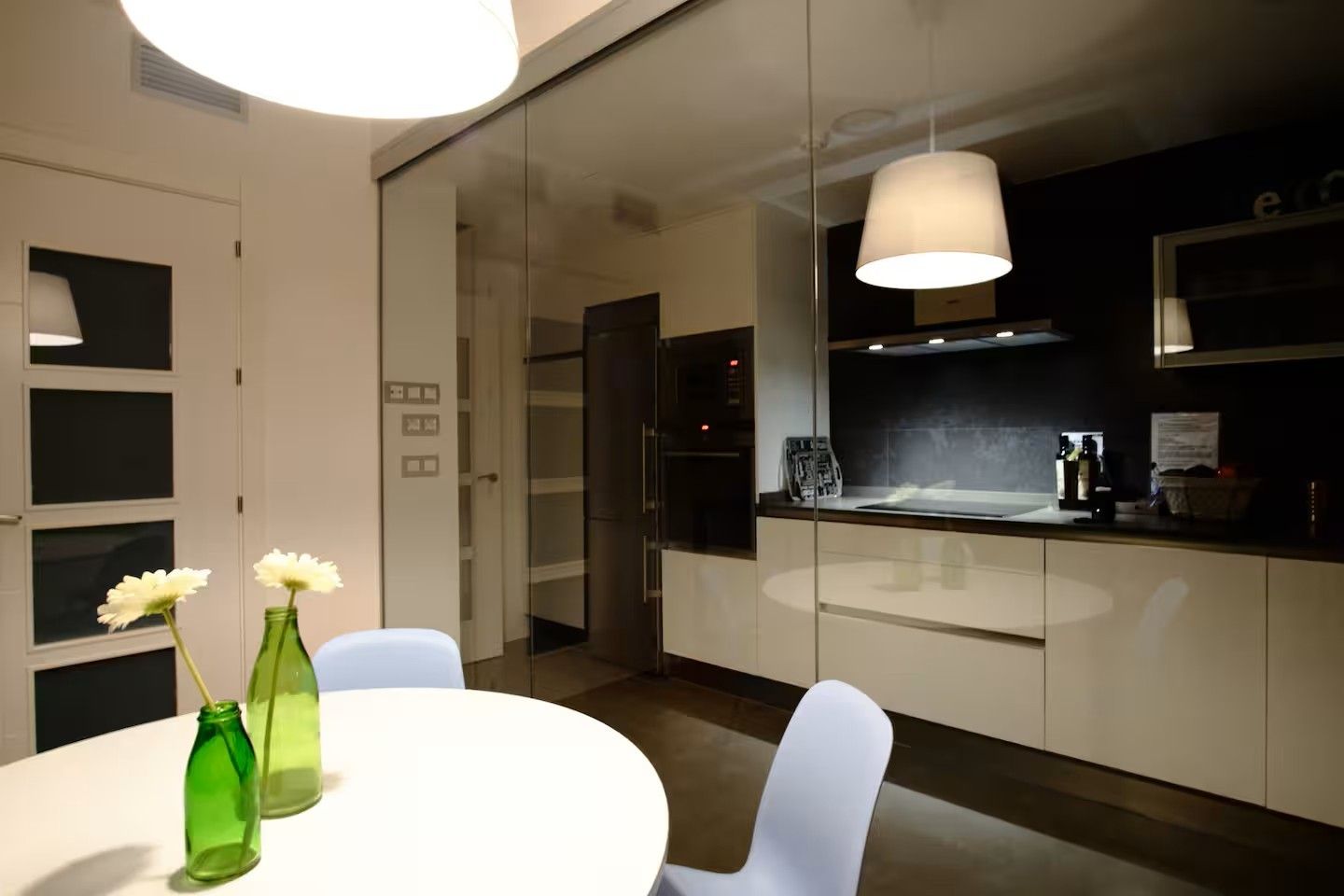 Kitchen of Flat for rent in  Zaragoza Capital  with Air Conditioner, Furnished and TV