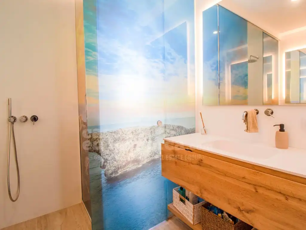 Bathroom of Houses for sale in Ciutadella de Menorca  with Air Conditioner, Private garden and Terrace