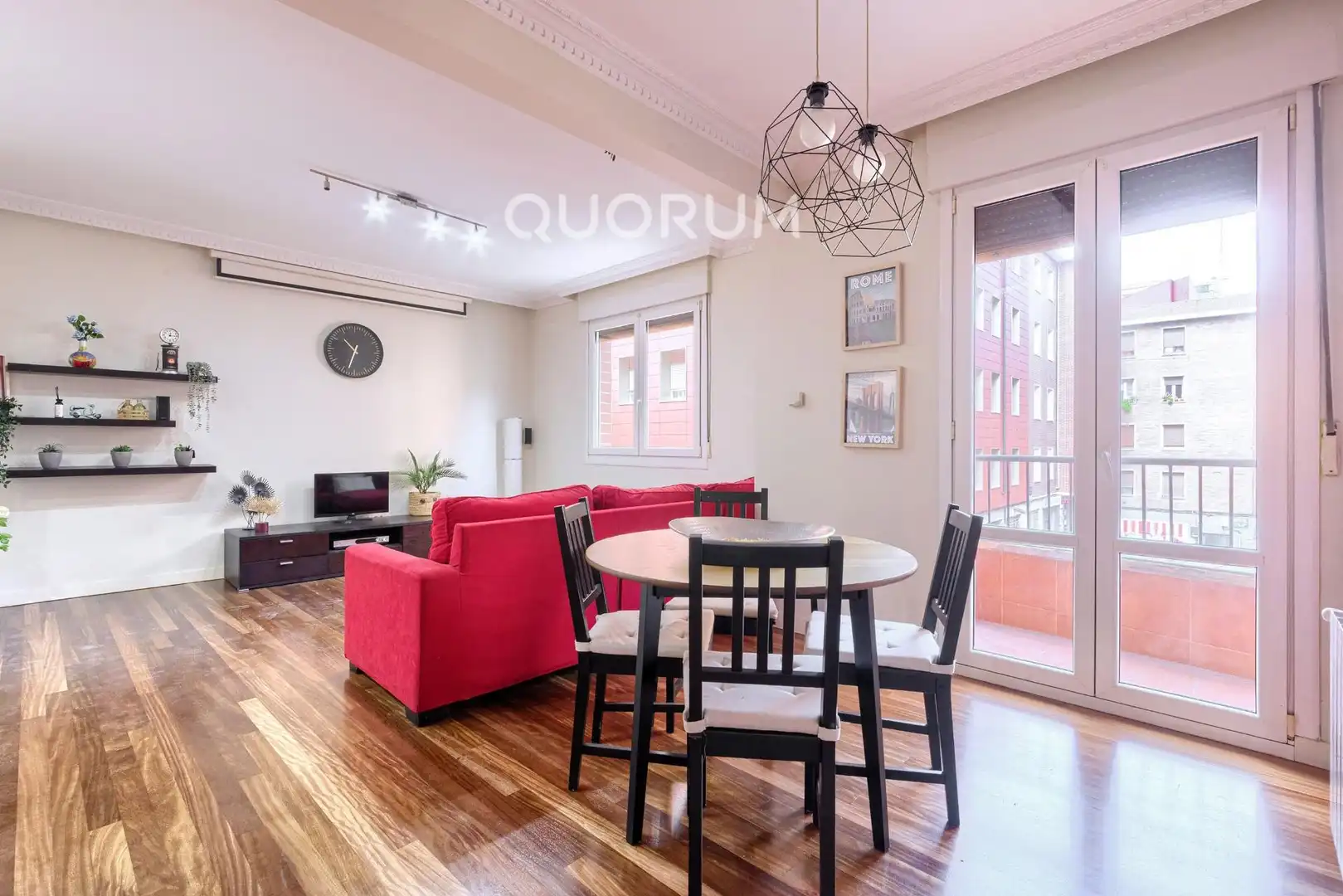 Sala d'estar de Pis en venda en Basauri  amb Calefacció, Parquet i Moblat