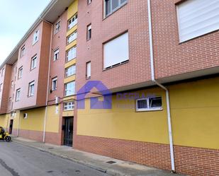 Vista exterior de Pis en venda en Santa María del Páramo amb Calefacció i Traster