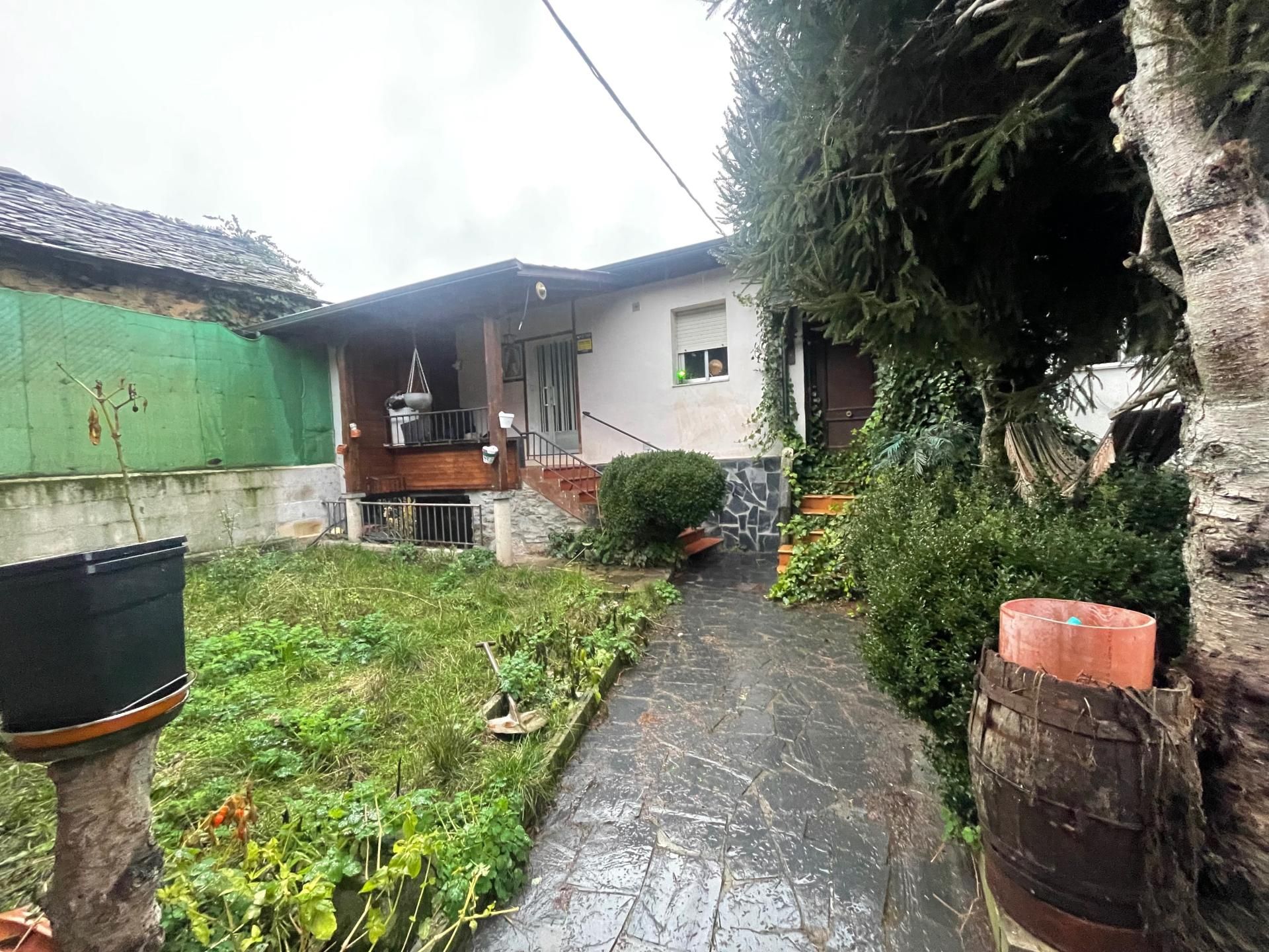 Vista exterior de Finca rústica en venda en Ponferrada amb Calefacció i Terrassa