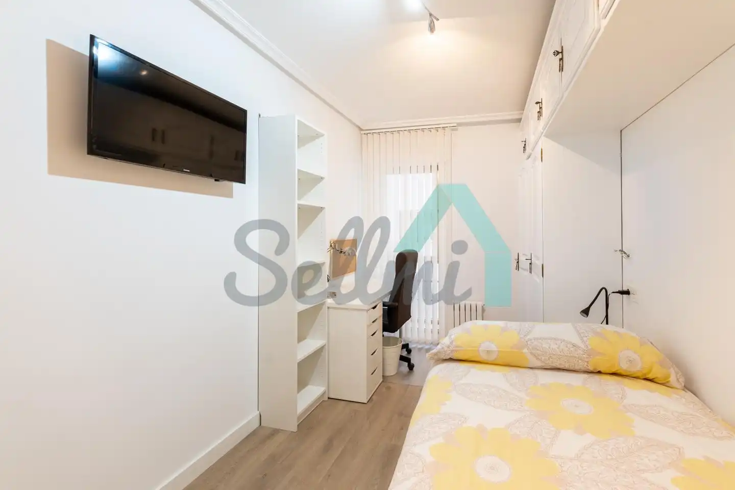 Habitación de Piso en venta en Oviedo  con Calefacción